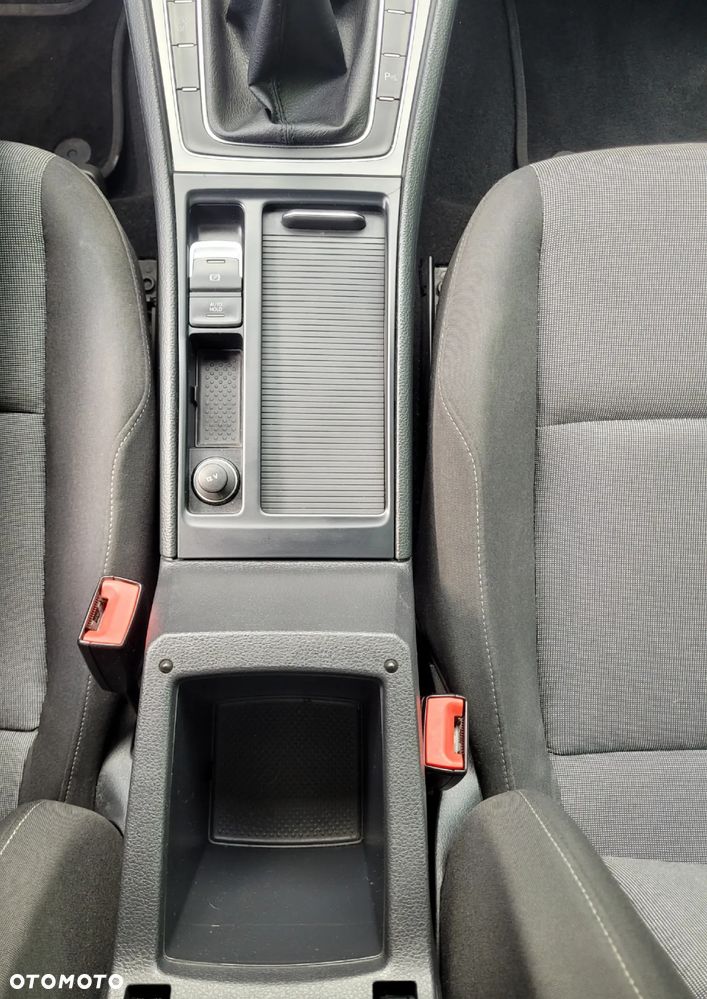Volkswagen Golf 1.2 TSI BMT Trendline - 31