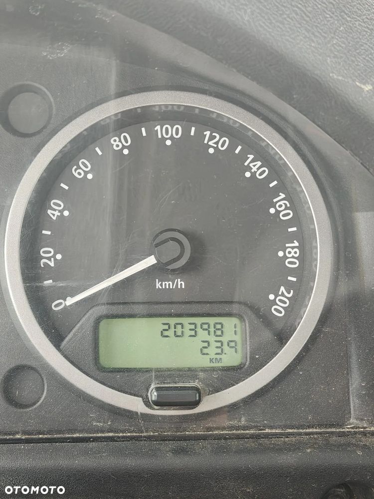 Land Rover Defender 2.2 TD4 E - 8