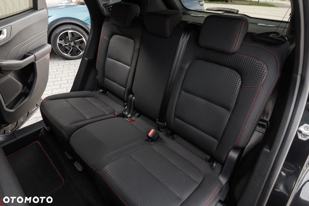 Ford Kuga 2.5 FHEV FWD ST-Line - 28