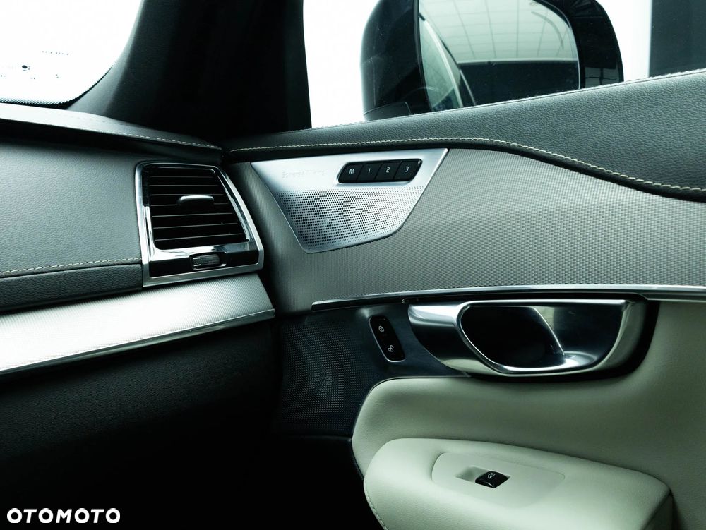 Volvo XC 90 - 34