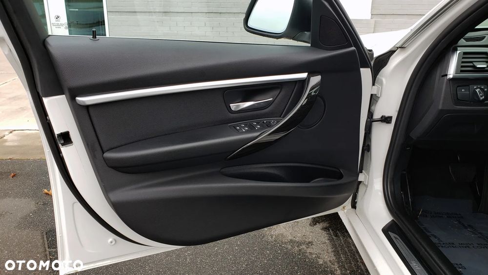 BMW Seria 3 330i Sport Line - 20