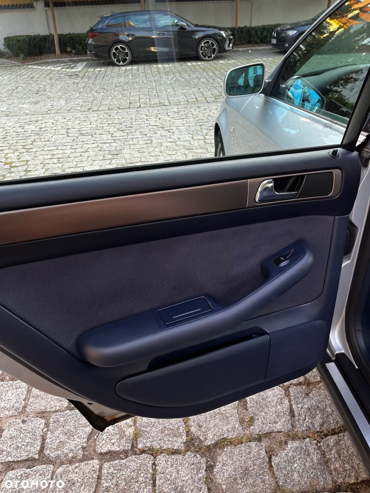 Audi A6 Limousine 1.8 - 12