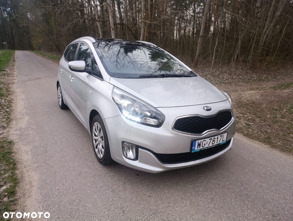 Kia Carens 1.7 CRDi 115 Dream Team Edition - 4