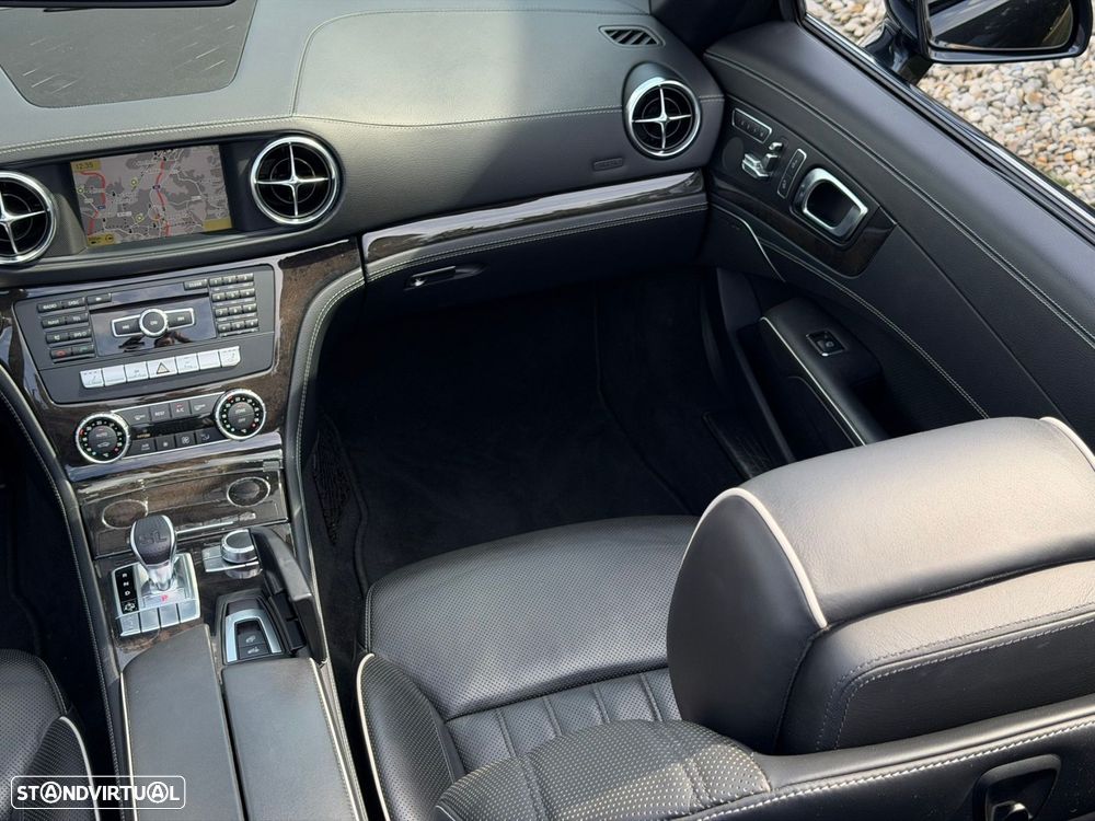 Mercedes-Benz SL 350 Standard - 38