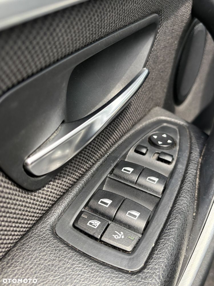 BMW Seria 3 325d Advantage - 11