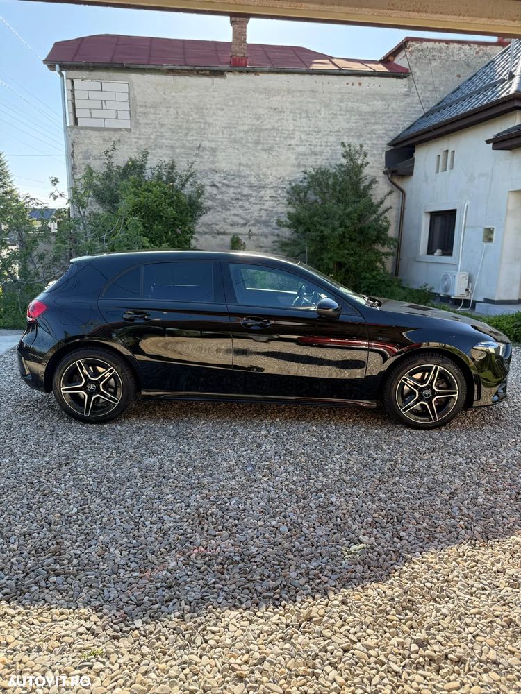 Mercedes-Benz A 250 e 8G-DCT AMG Line - 4