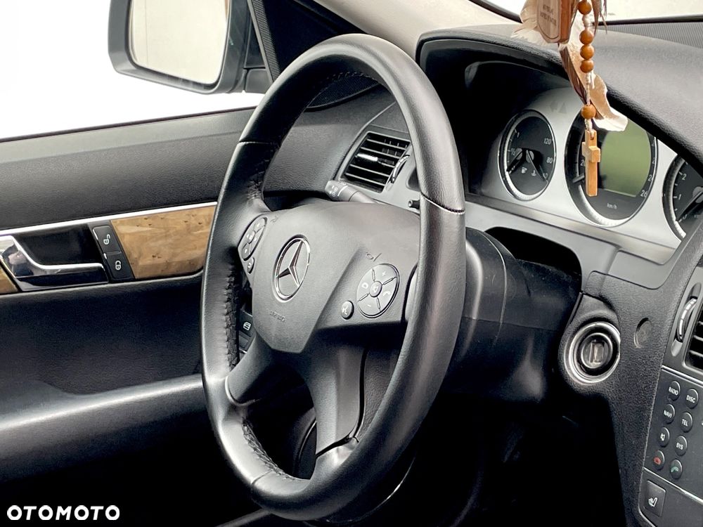 Mercedes-Benz Klasa C 200 Kompressor Automatik Avantgarde - 32