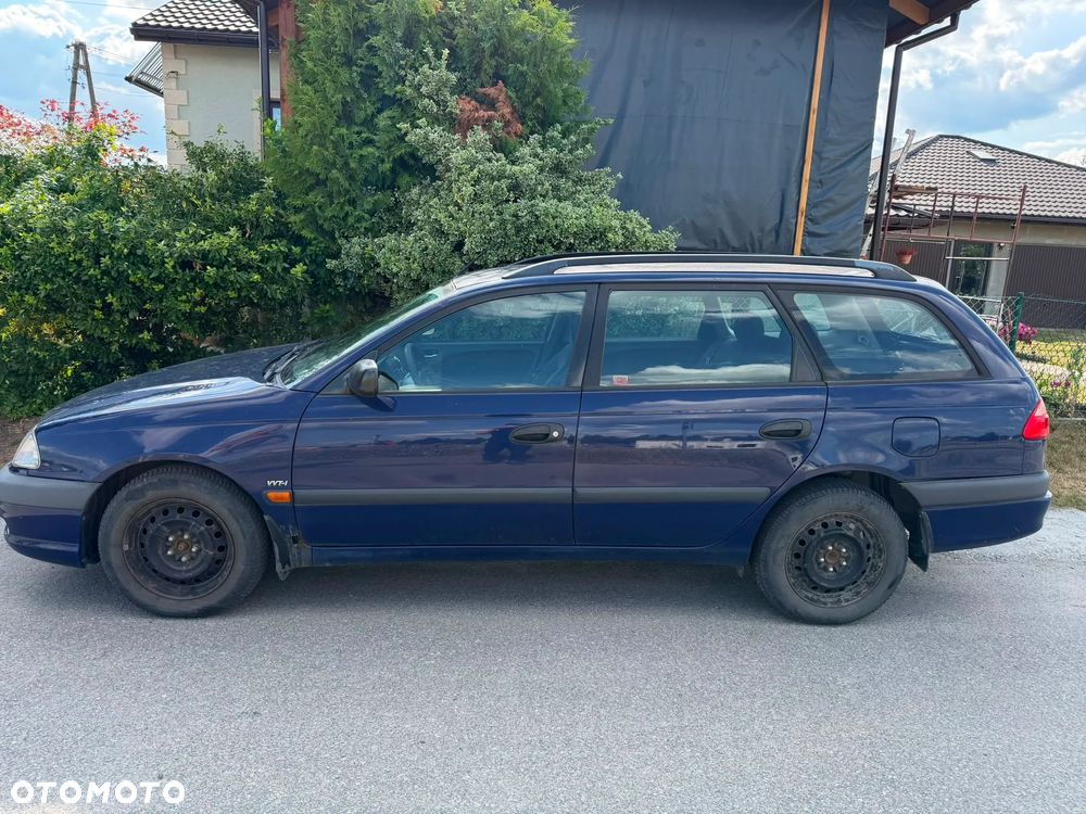 Toyota Avensis - 3