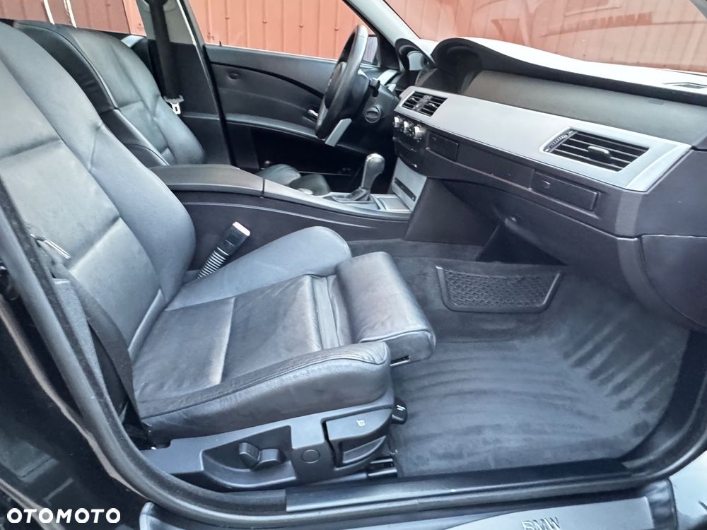 BMW Seria 5 530i Touring - 17