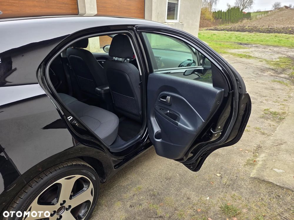 Kia Rio 1.4 Dream Team Edition - 11