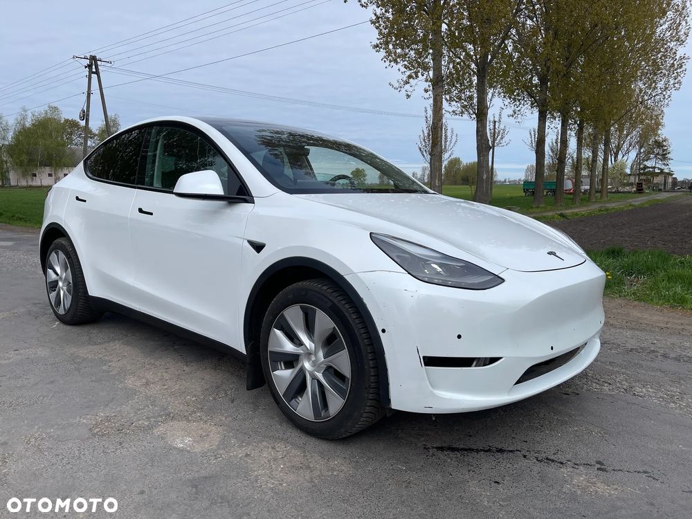 Tesla Model Y Long Range Dual Motor AWD - 4