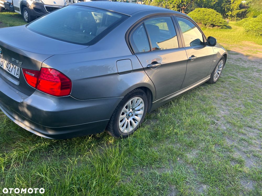 BMW Seria 3 318d DPF Edition Lifestyle - 5