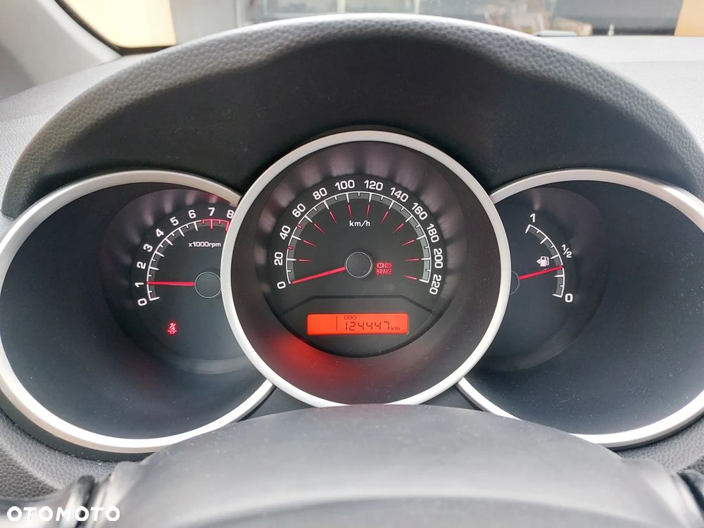 Kia Venga 1.6 M - 12