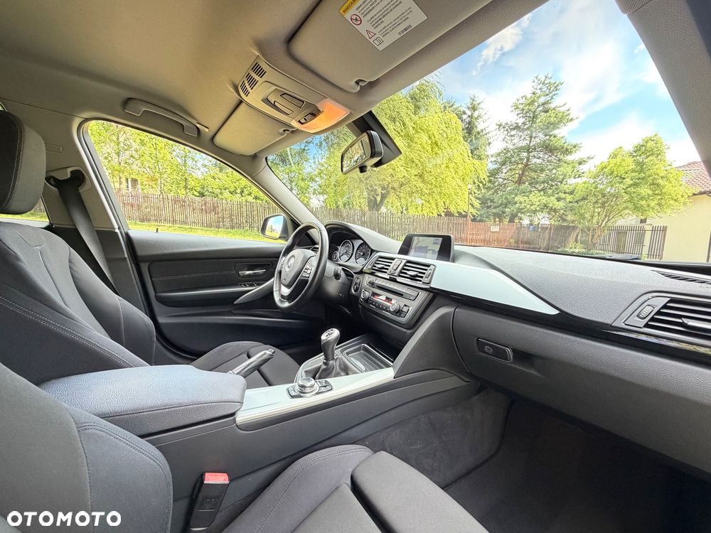 BMW Seria 3 316i Modern Line - 24