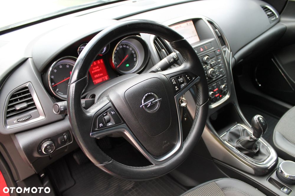 Opel Astra 1.6 Turbo Cosmo - 20