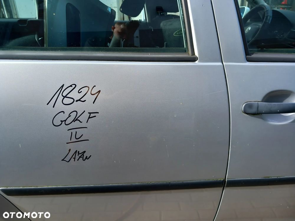 VW GOLF IV DRZWI PRAWE TYLNE PRAWY TYŁ KOMBI KOLOR: LA7W - 3
