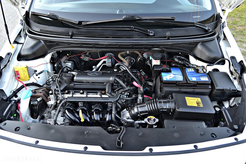 Hyundai i20 1.2 YES Gold - 38