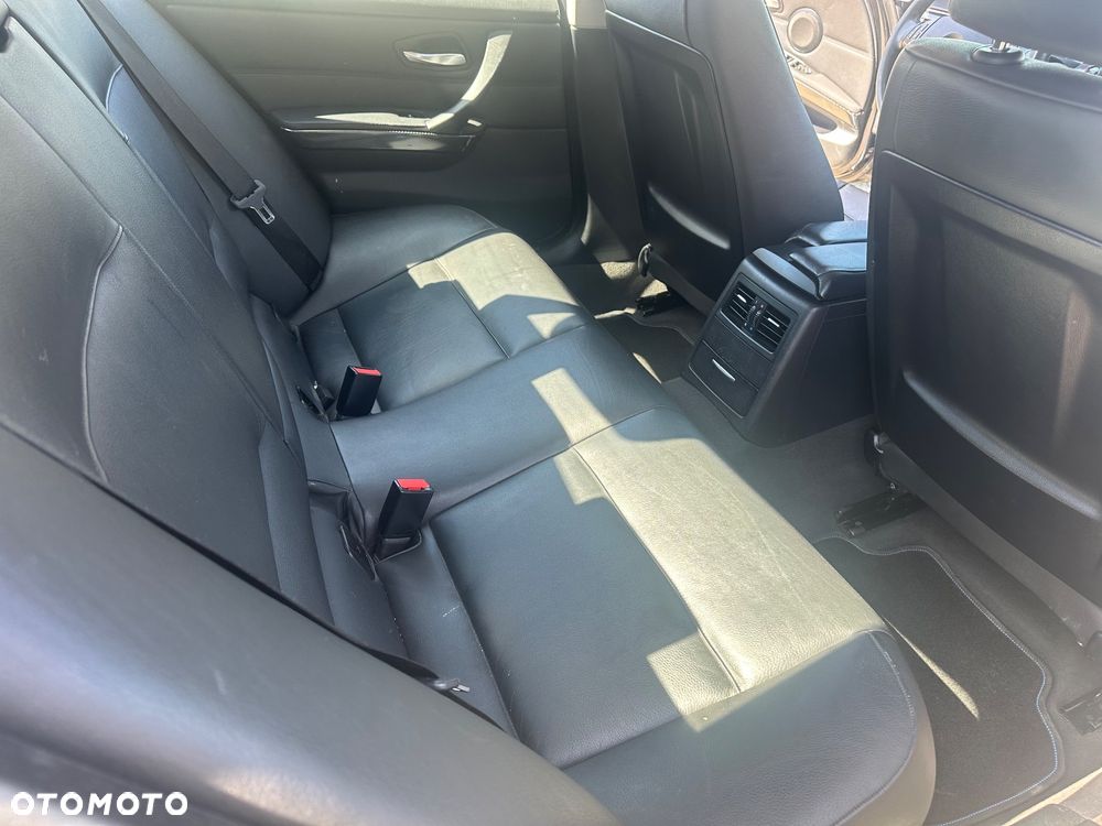 BMW Seria 3 320d DPF Blue Performance Edition Fleet Sport - 12