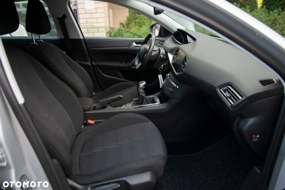 Peugeot 308 1.2 PureTech Access EU6 - 24