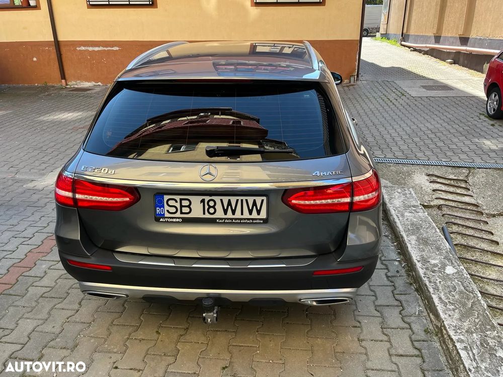 Mercedes-Benz E 220 d T-Modell 4MATIC Aut - 4