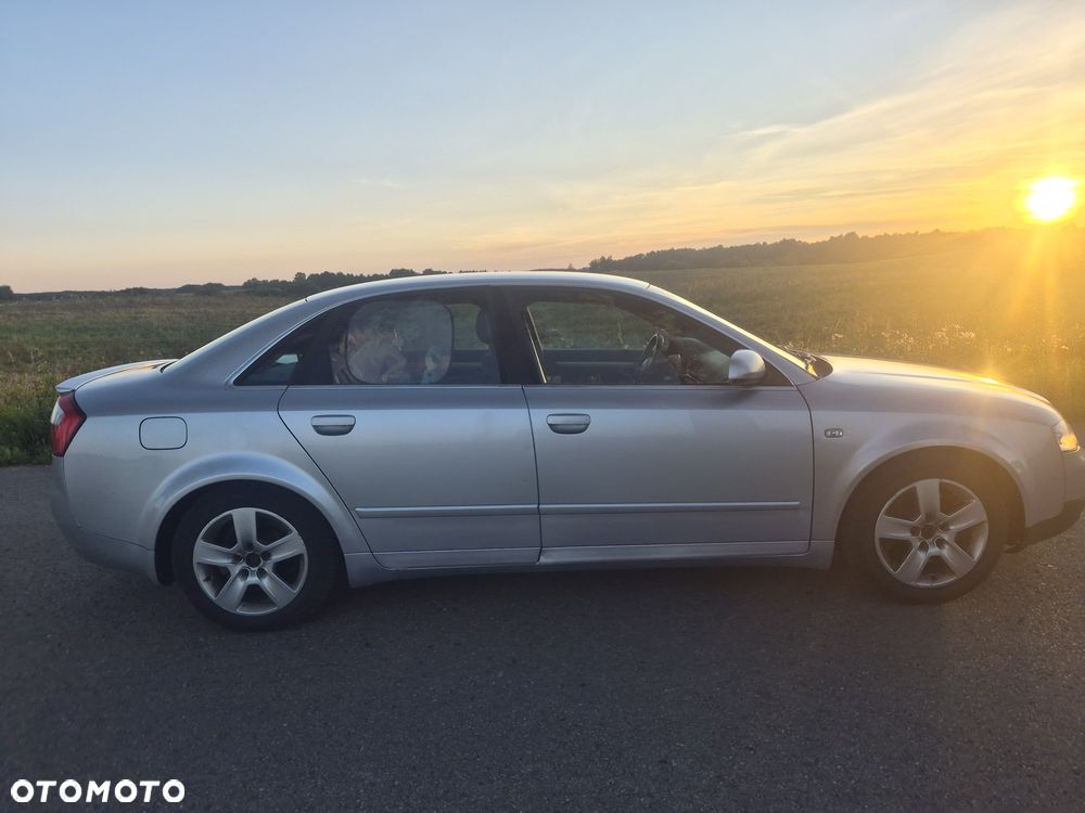 Audi A4 Limousine - 3