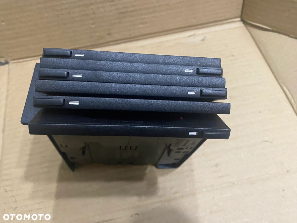 ZMIENIARKA PŁYT CD MERCEDES C KLASA W203 A2036801550 - 7