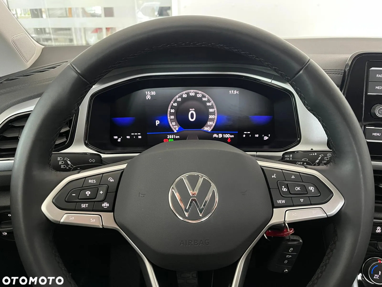 Volkswagen T-Roc 1.5 TSI Life DSG - 23