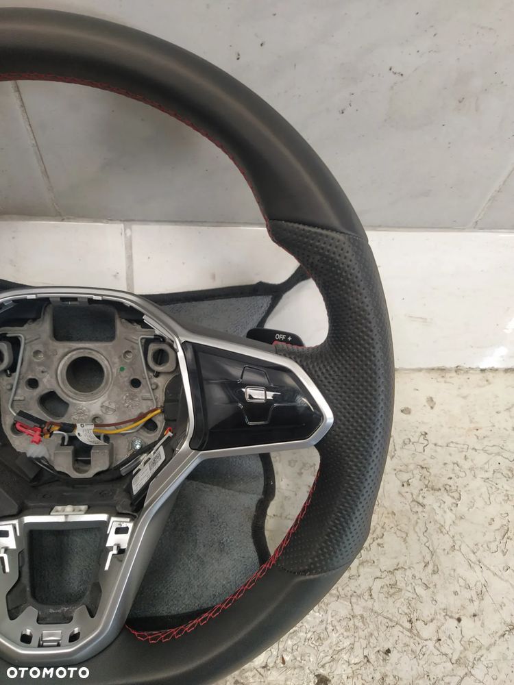 VW GOLF VIII GTI KIEROWNICA MULTIFUNKCYJNA ŁOPATKI CZERWONA NIĆ ORYGINAŁ - 7