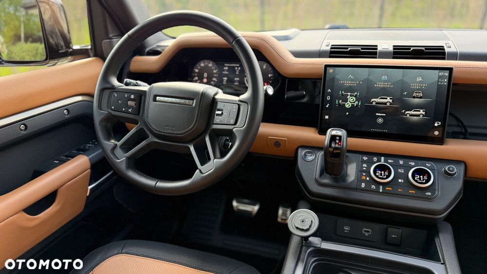 Land Rover Defender 3.0 D300 mHEV - 26