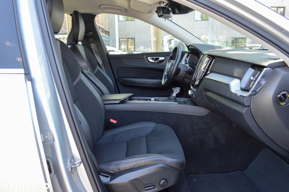Volvo XC 60 D4 AWD Geartronic Momentum - 29