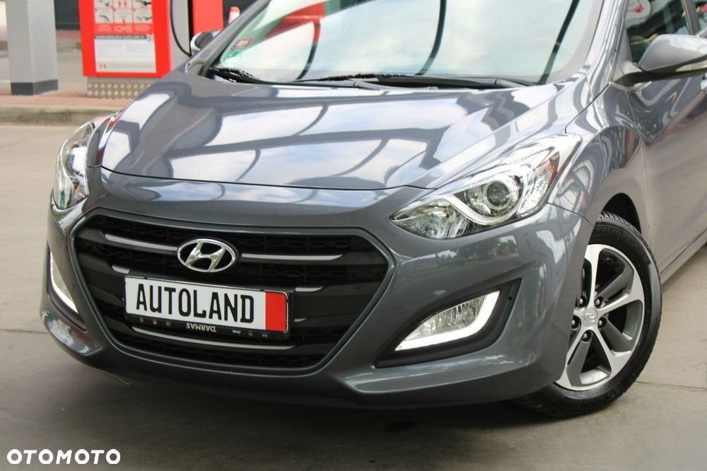 Hyundai i30 blue Kombi 1.4 YES Gold - 19