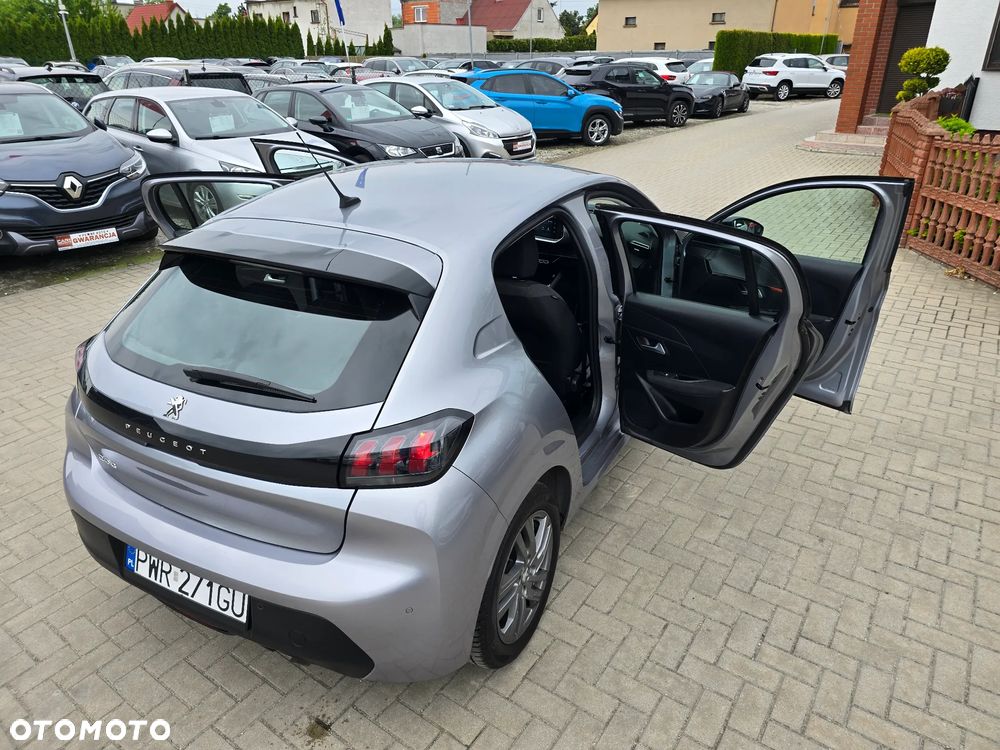 Peugeot 208 - 35