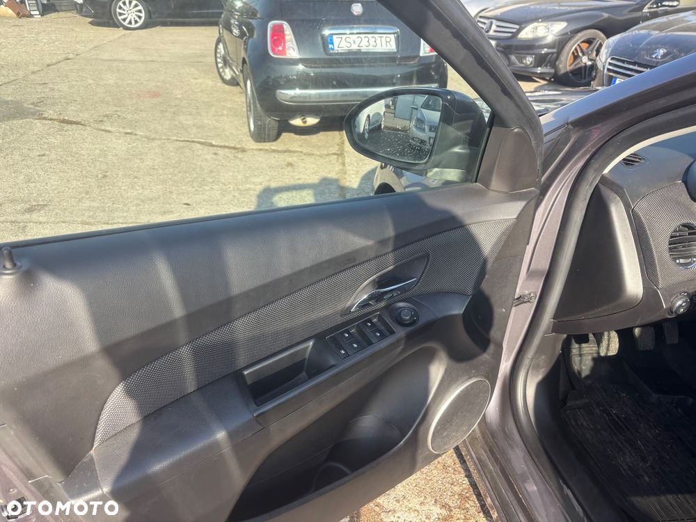 Chevrolet Cruze 1.6 LT - 31