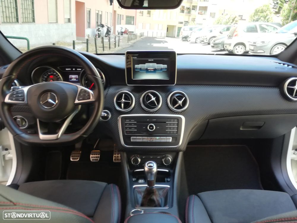 Mercedes-Benz A 200 d AMG Line - 27