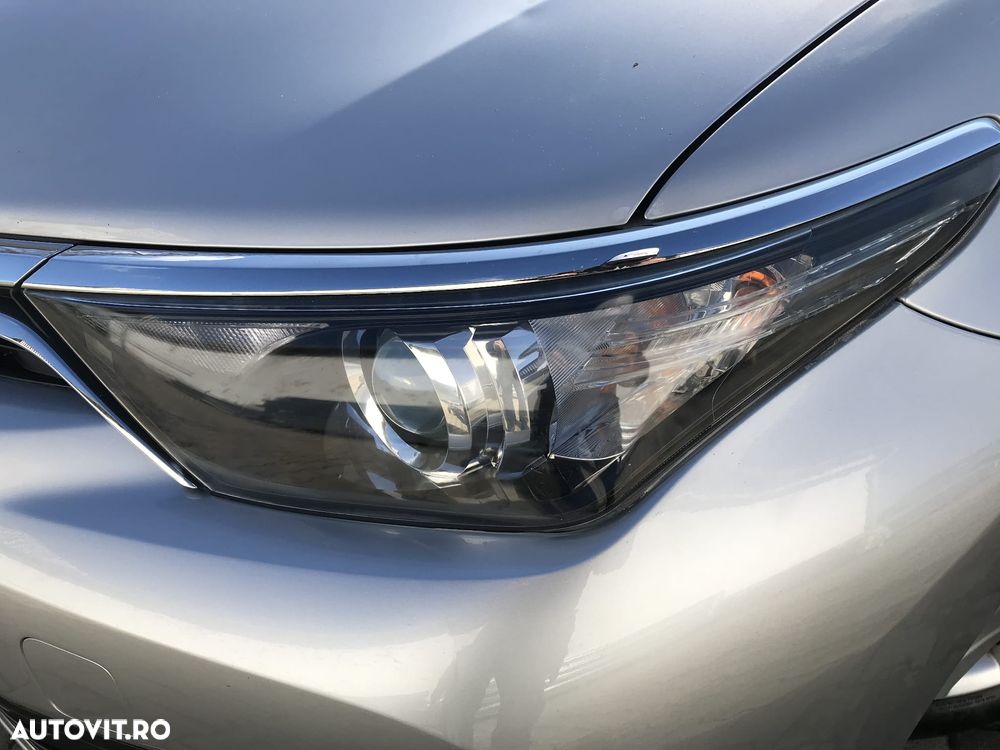 Toyota Auris 1.8 L VVT-i Sol+ - 39