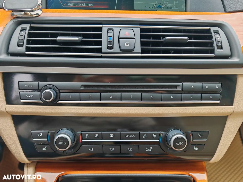 BMW Seria 5 525d xDrive AT - 40