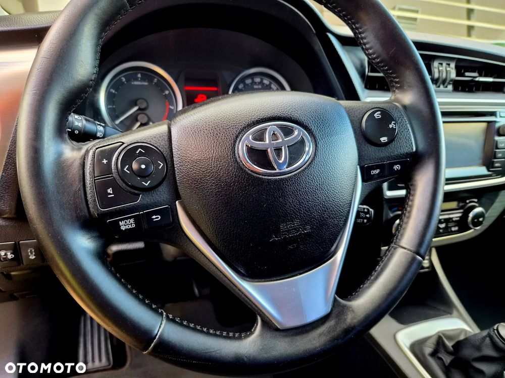 Toyota Auris 1.6 Premium - 29