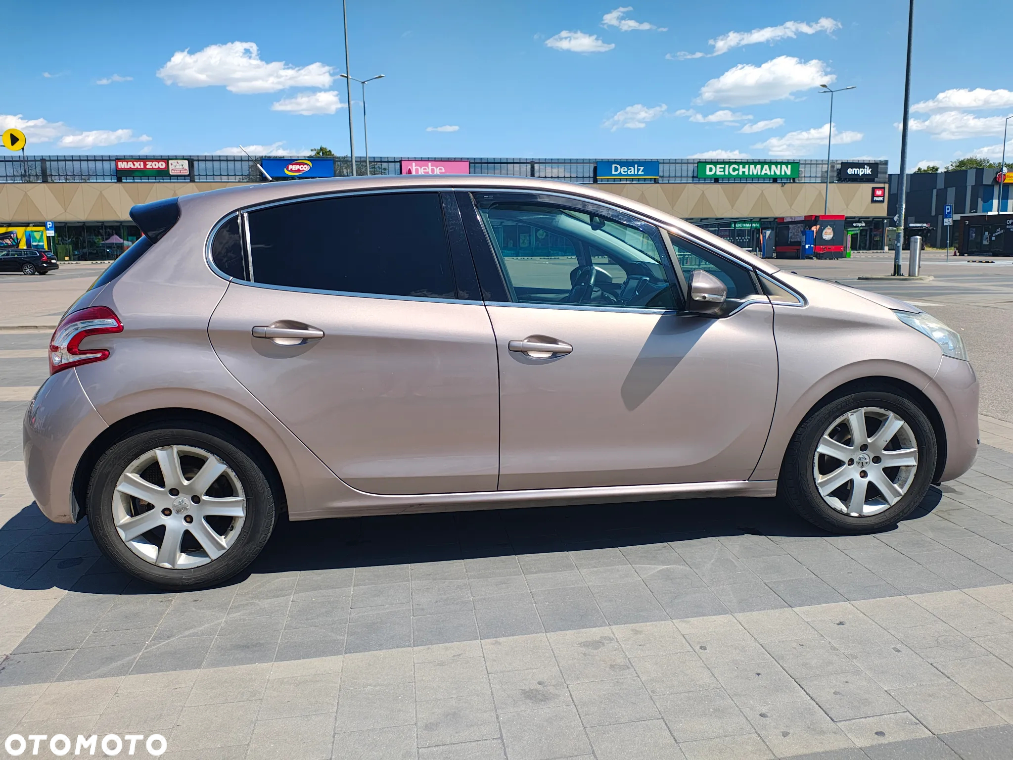 Peugeot 208 - 5