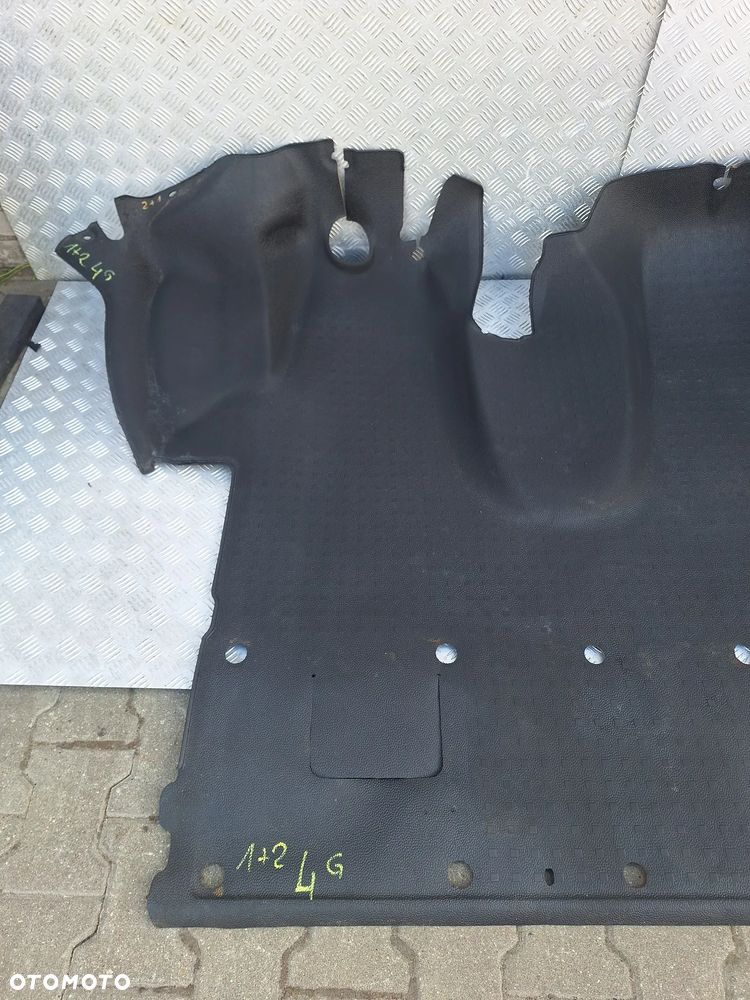 WYKŁADZINA PODŁOGA PRZÓD KABINY - VW TRANSPORTER T5 1+2 - 2