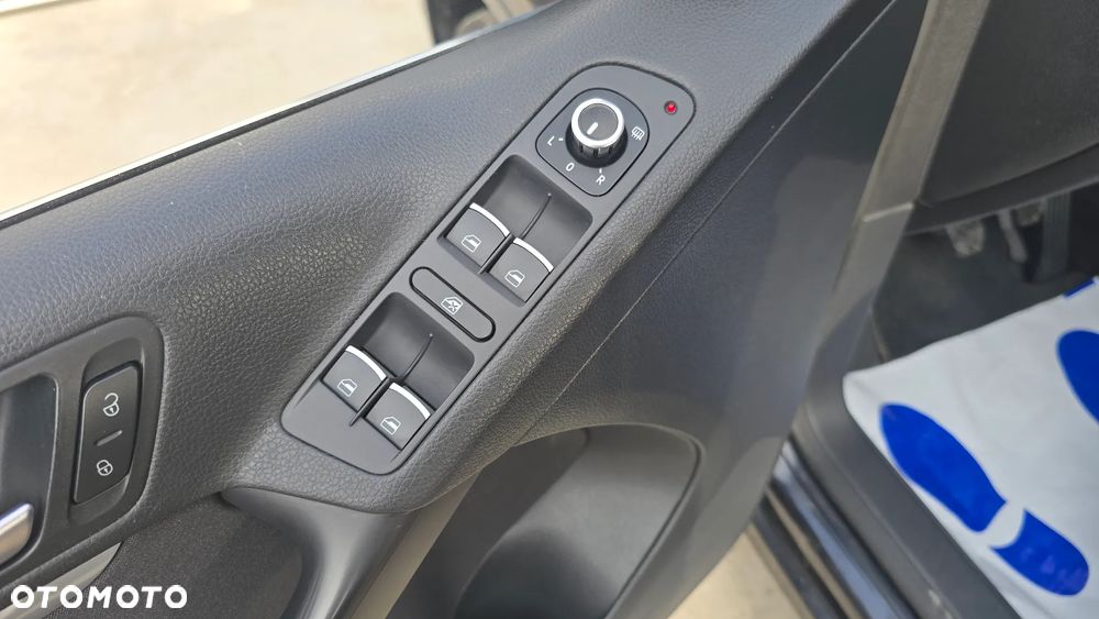 Volkswagen Tiguan 2.0 TDI DPF 4Motion BlueMotion Technology Lounge Sport & Style - 13