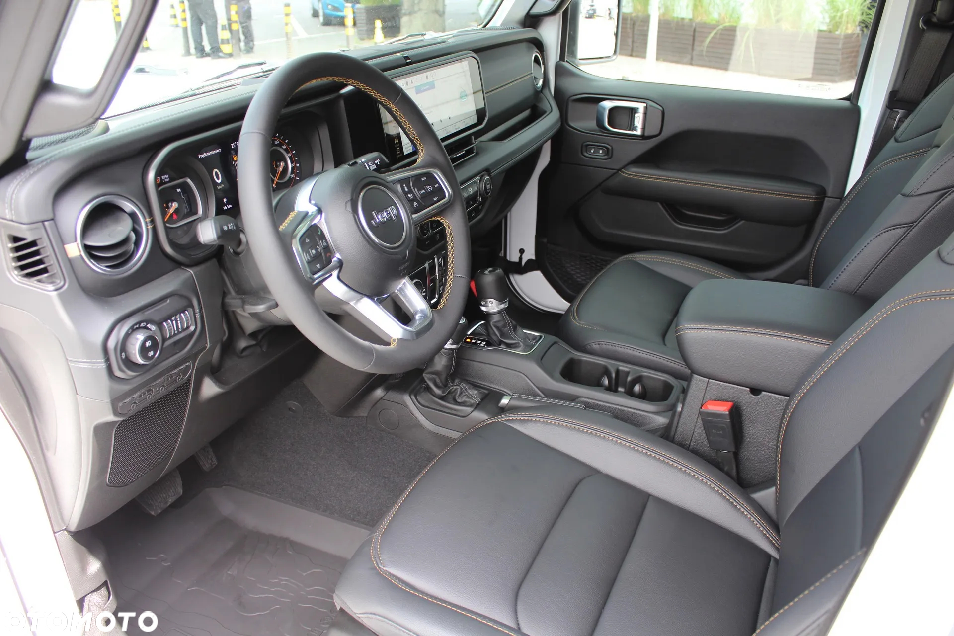 Jeep Wrangler Unlimited GME 2.0 Turbo Sahara - 11