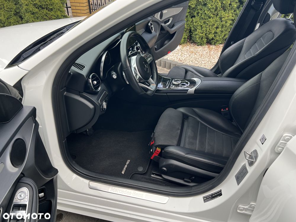Mercedes-Benz Klasa C 180 9G-TRONIC AMG Line - 18