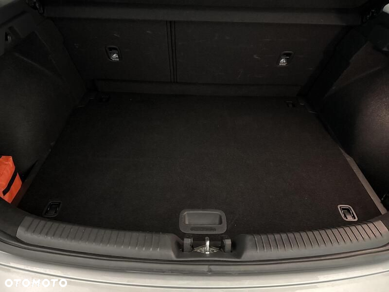 Hyundai i30 1.5 DPI Classic + - 22