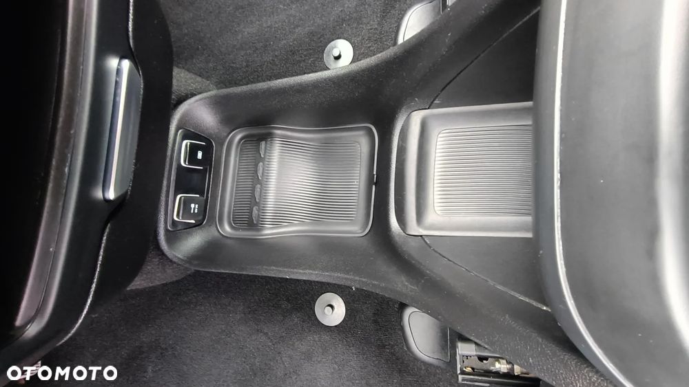 Chrysler Pacifica - 27