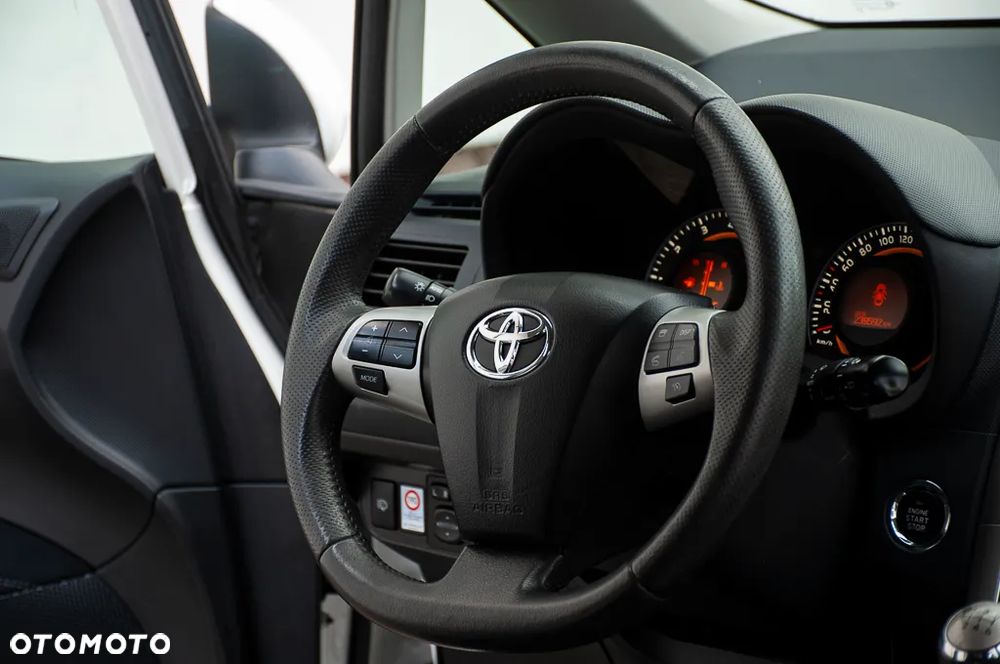 Toyota Auris 1.6 Executive - 32