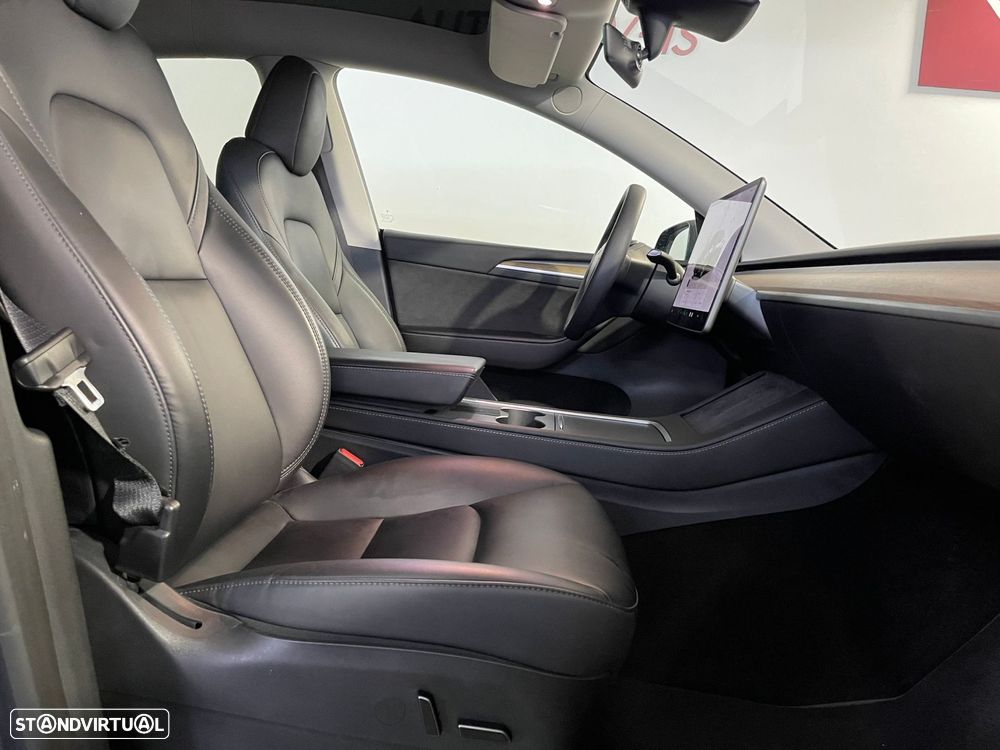 Tesla Model Y Long Range Dual Motor AWD - 17