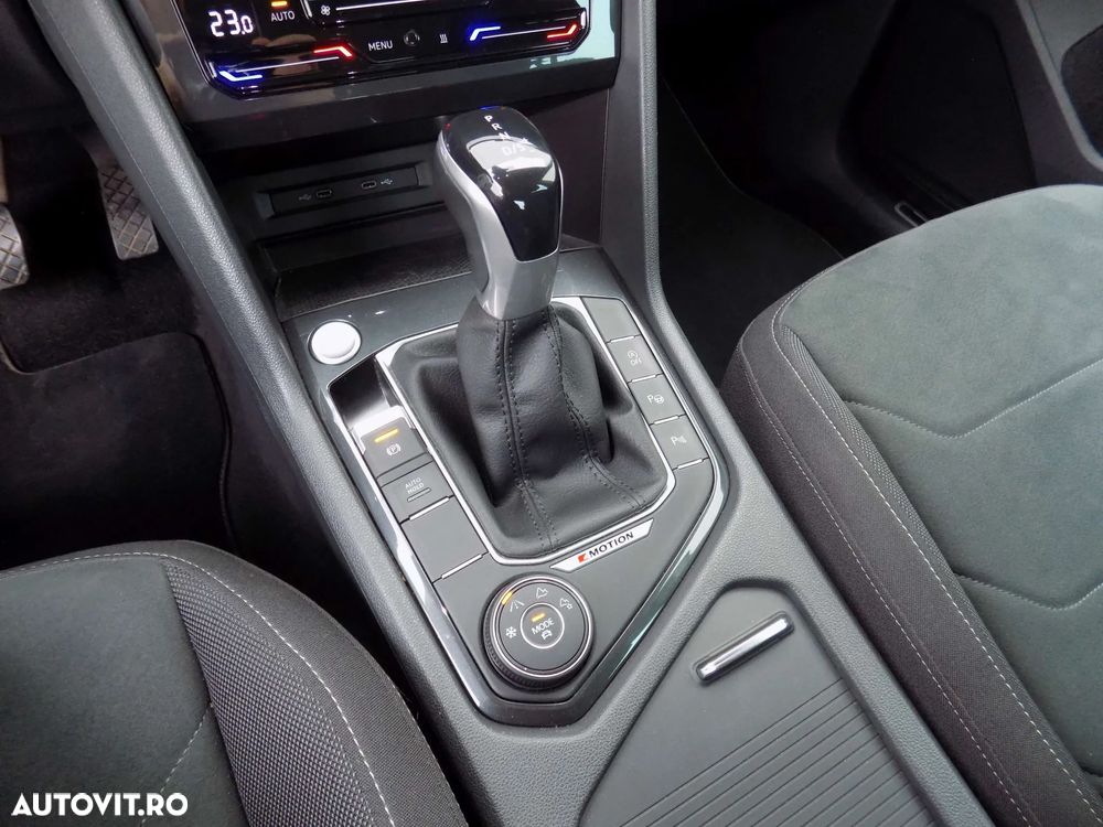 Volkswagen Tiguan 2.0 TDI SCR 4MOTION DSG Elegance - 28