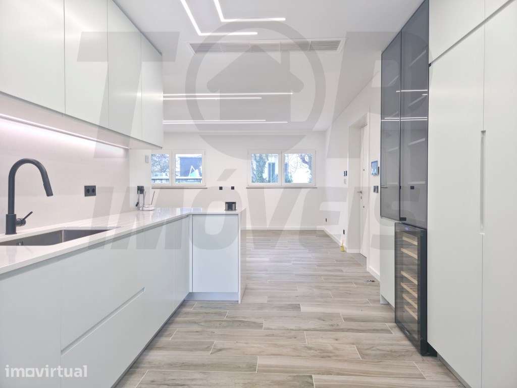 Apartamento T5 Duplex - 2 Lugares de Garagem- Vista Panorâmica Rio ... - Grande imagem: 4/17