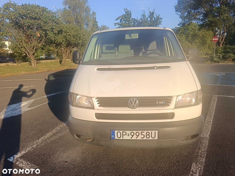 Volkswagen Caravelle - 4