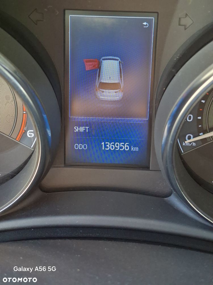 Toyota Auris 1.4 D-4D Premium Comfort - 9